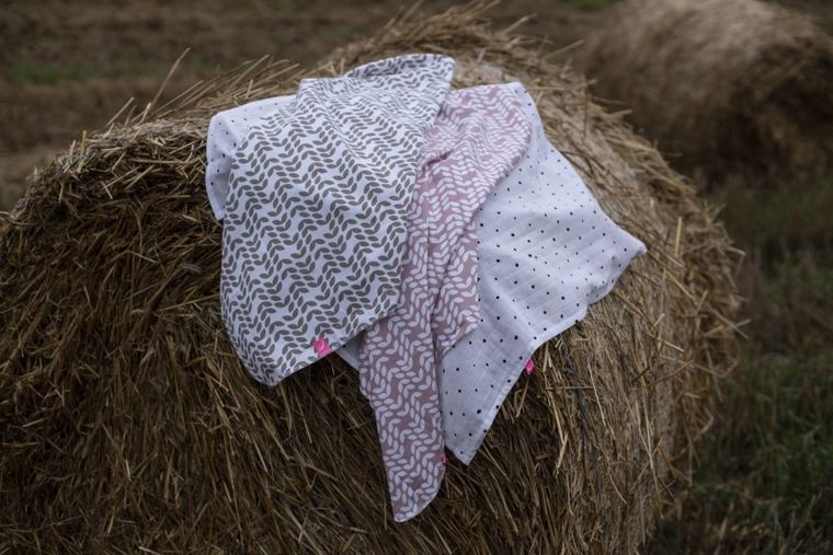 Motherhood, Classics Beżowy 2023, pielucha bawełniana, 70-80 cm, 3 szt.