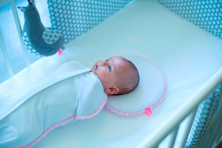 Motherhood, Classics Różowy, ergonomiczna poduszka stabilizująca dla niemowląt