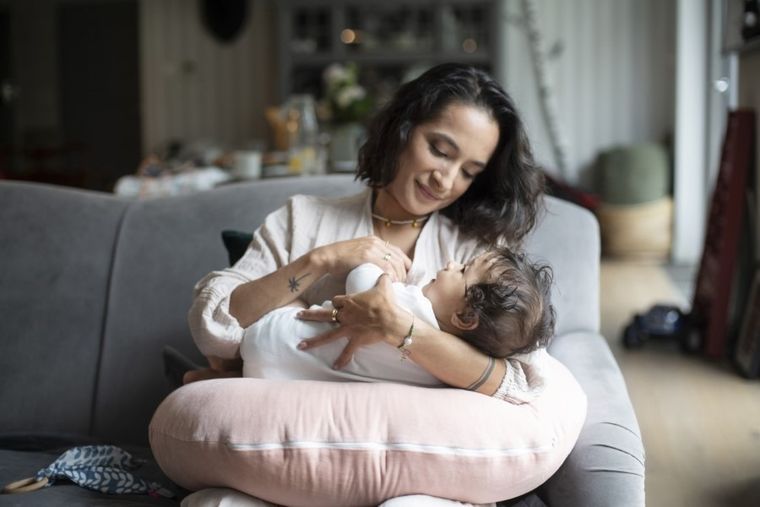 Motherhood, Premium, poduszka do karmienia, niebieska