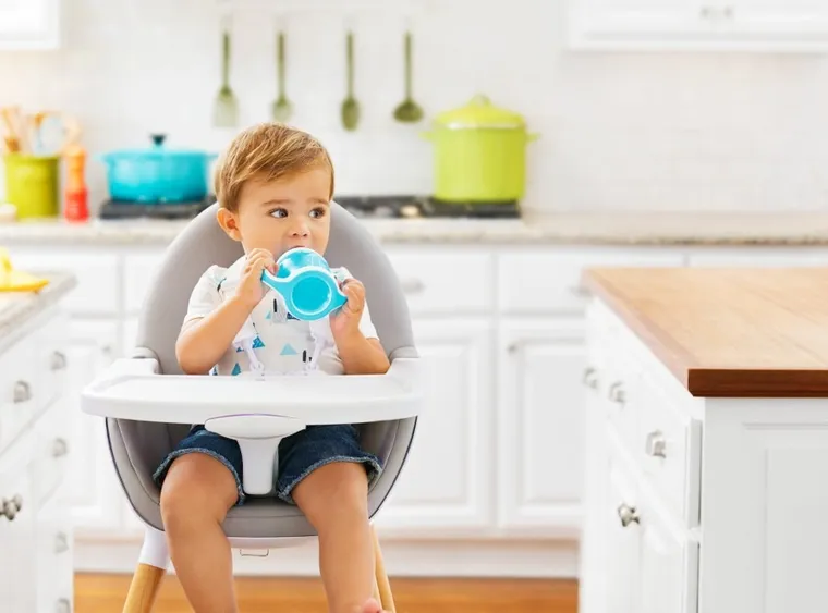 Munchkin, kubek z miękkim ustnikiem i uchwytami, niebieski, 118 ml