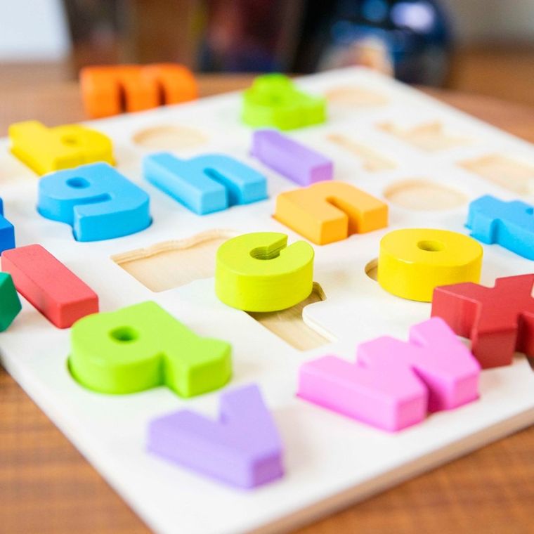 New Classic Toys, alfabet małe litery, drewniane puzzle