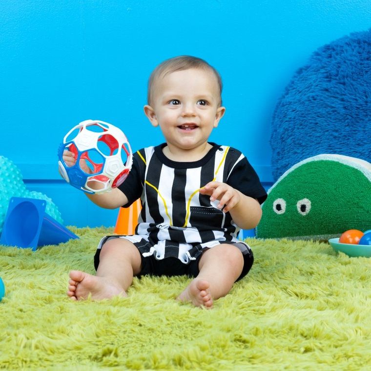 Oball, Piłka z grzechotką, gryzak, wielokolorowa, 10 cm, 0m+