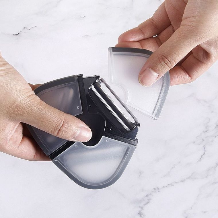 Obieraczka z trzema ostrzami 3w1, czarna