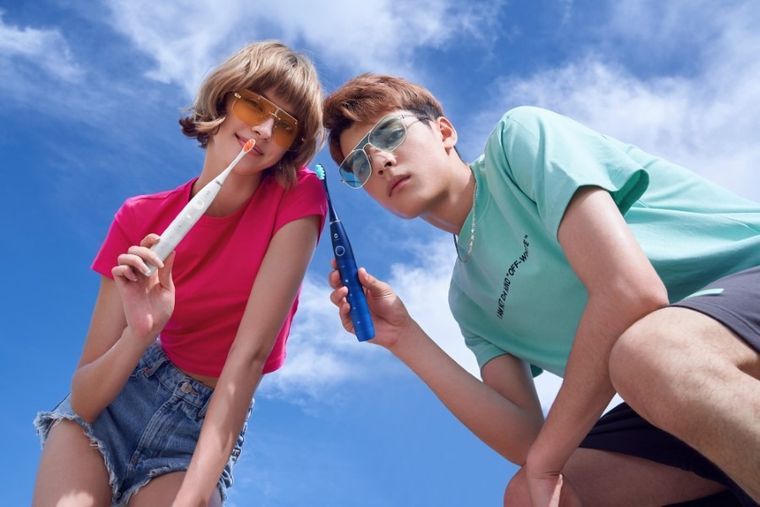 Oclean, Flowa S, szczoteczka soniczna + 2 końcówki, biała