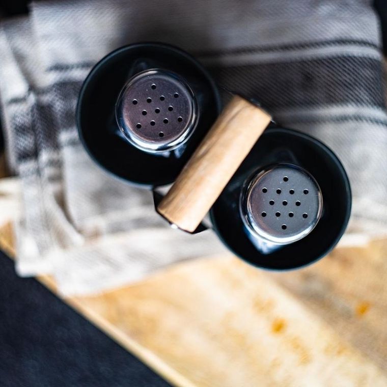 Orion, solniczka i pieprzniczka w stojaku, 3 elementy