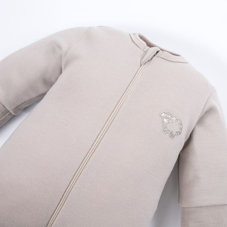 Pajac dziecięcy, wełna merino, beżowy, Eevi