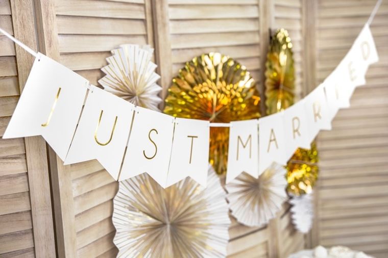 PartyDeco, baner Just Married, biały, 15-155 cm