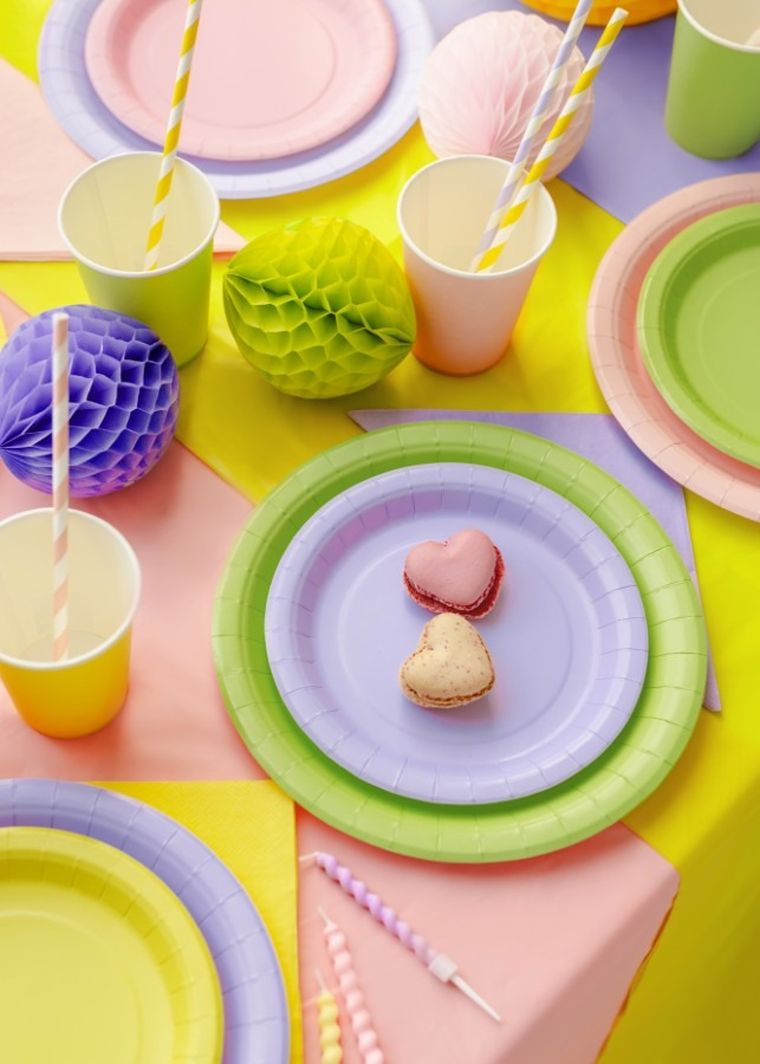 PartyDeco, obrus, jasny różowy, 137-183 cm