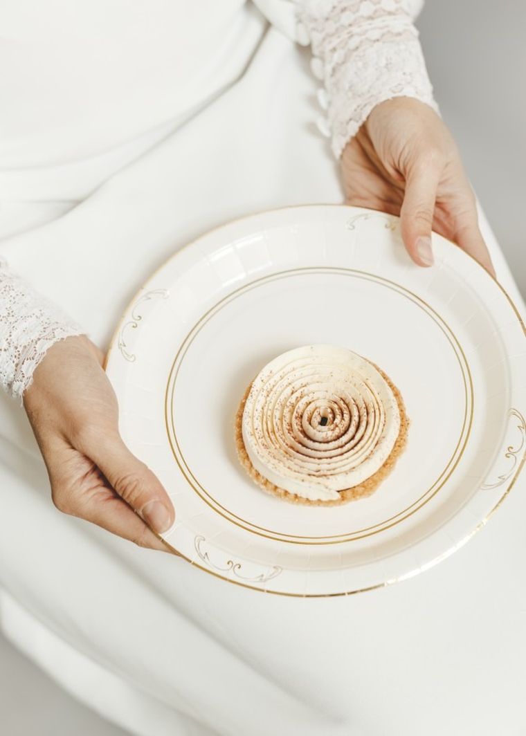 PartyDeco, talerzyki papierowe z ornamentem, białe, 23 cm, 6 szt.