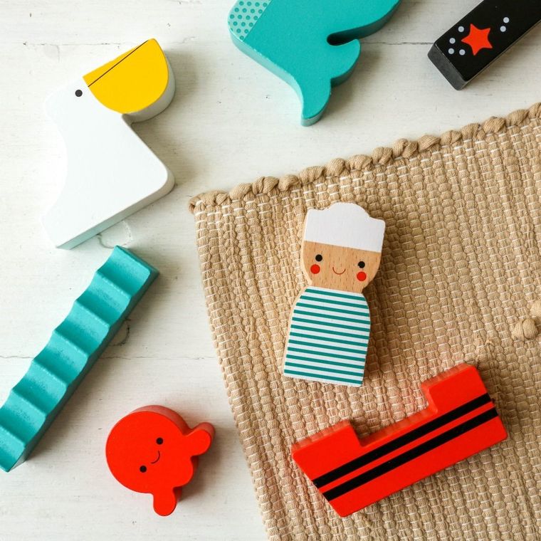 Petit Collage, At Sea, drewniane puzzle figurki, 8 elementów