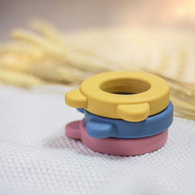 Petite&Mars, Beary, silikonowy gryzak z grzechotką, Intense Ochre, 0m+