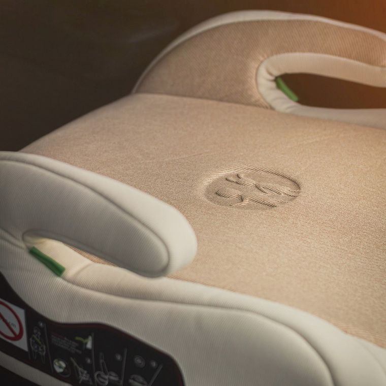 Petite&Mars, Optimus Pro, i-Size, podstawka samochodowa, caramel brown, 125-150 cm