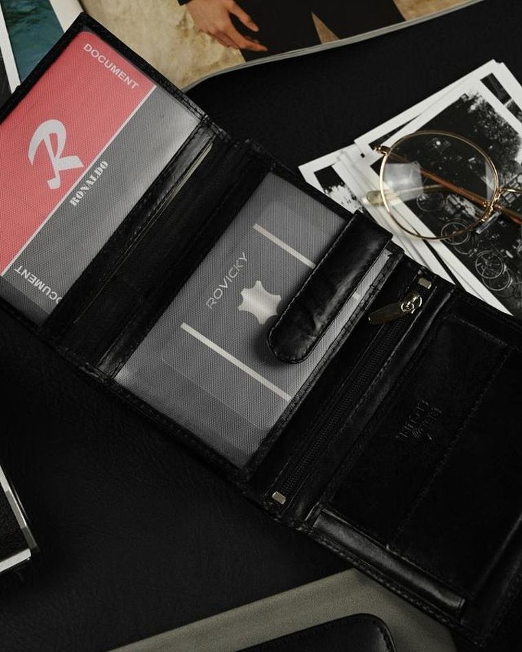 Pojemny, pionowy portfel męski z połyskującej skóry naturalnej, Ronaldo