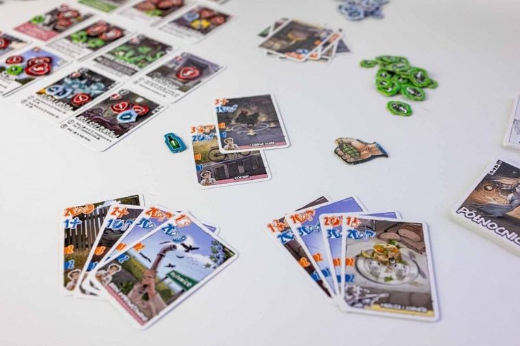 Portal Games, Jakub Wędrowycz: Upiorne wczasy, gra karciana