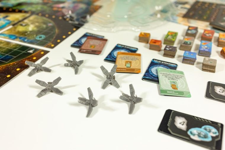 Portal Games, Niezbadana Planeta: Superksiężyc, dodatek do gry