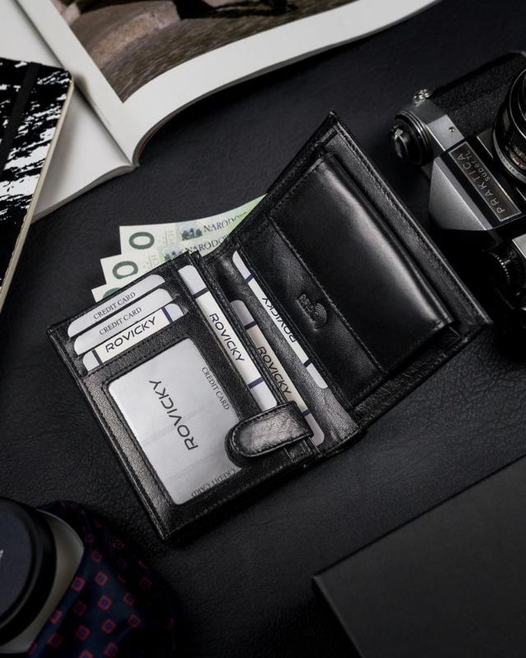 Portfel, czarno-czerwony, skórzany, RFID, Rovicky