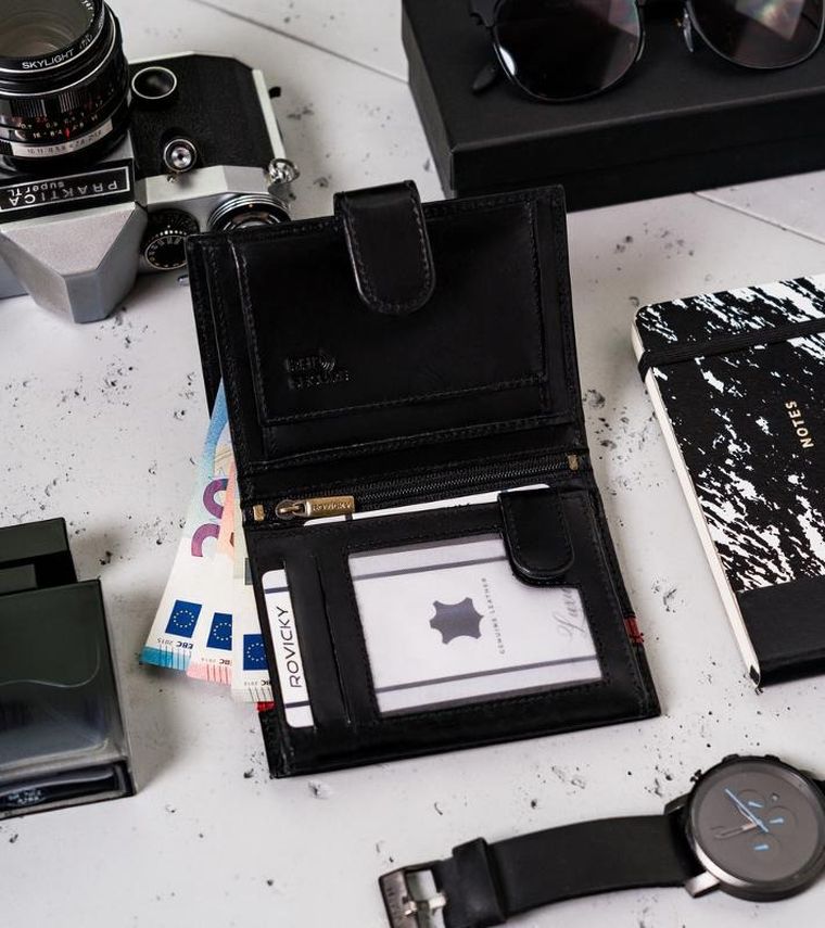 Portfel, czarno-czerwony, skórzany, RFID, Rovicky