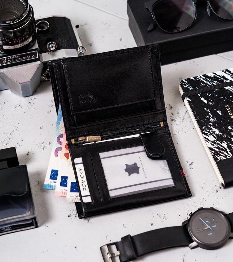 Portfel, czarno-czerwony, skórzany, RFID, Rovicky