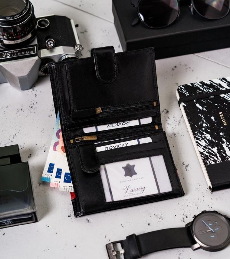 Portfel, czarno-czerwony, skórzany, RFID, Rovicky