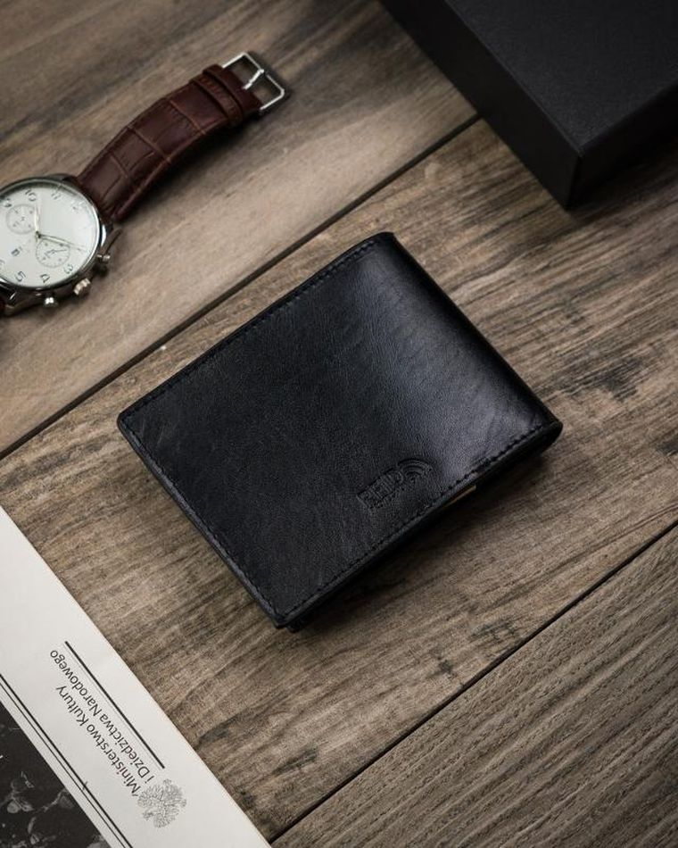 Portfel, czarny, skórzany, Peterson