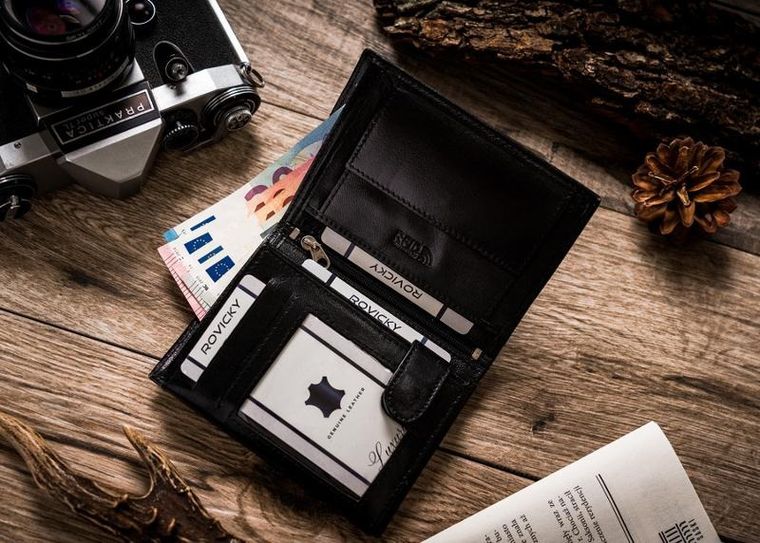 Portfel, czarny, skórzany, RFID, Rovicky