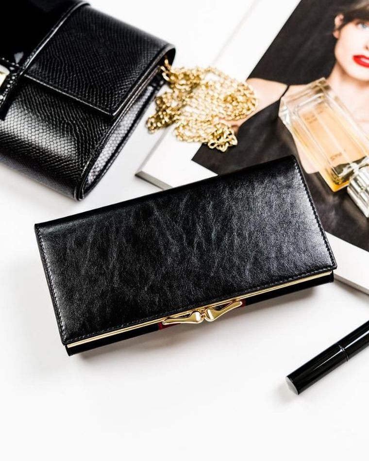 Portfel, czarny, skórzany, wężowy wzór, Peterson