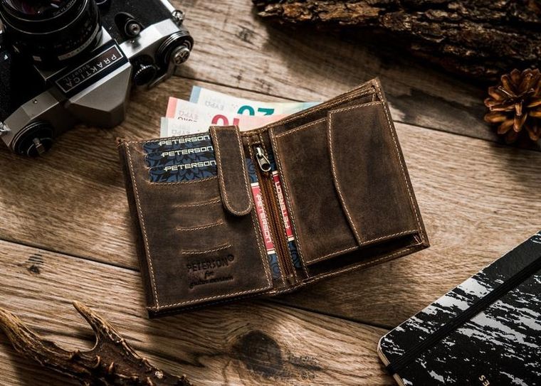 Portfel męski z retro skóry nubukowej, Peterson