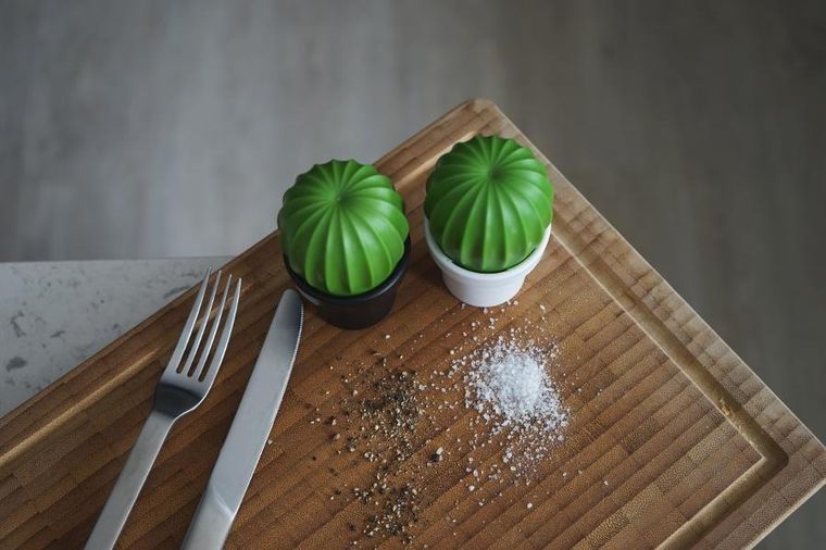 Qualy, Tasty Cactus, młynek do soli lub pieprzu, czarno-zielony