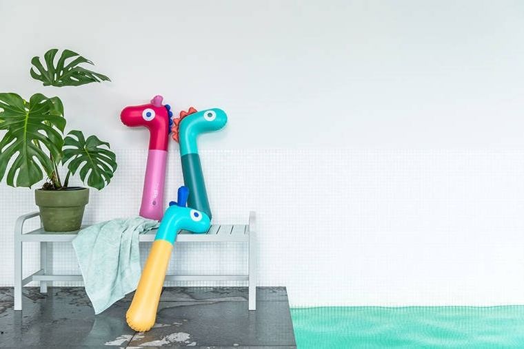 Quut, dmuchany makaron do pływania, koń