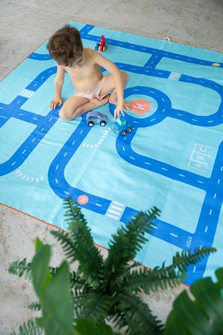 Quut, PlayTowels, Road, dwustronny ręcznik plażowy, 180-180 cm