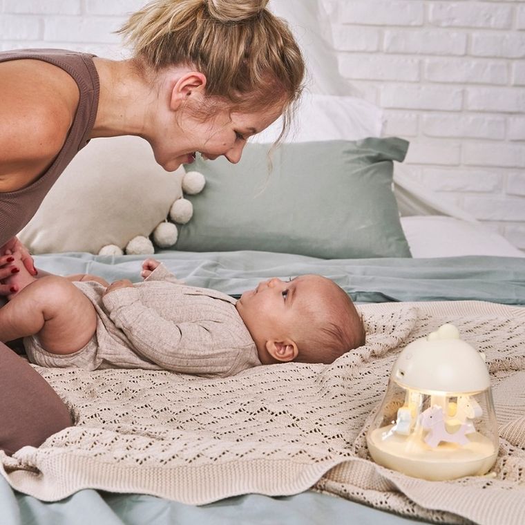 Rabbit & Friends, Kurczaczek, lampka z pozytywką, żółta