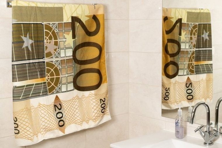 Ręcznik kąpielowy, 200 EUR