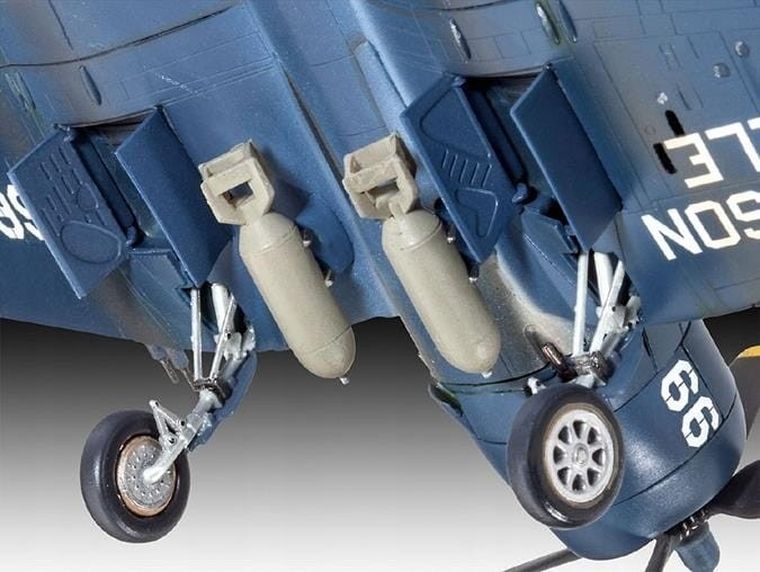 Revell, F4U-4 Corsair, model do sklejania z farbami, 1:72