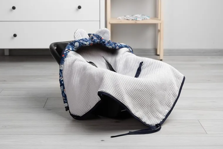 Sensillo, Kraina Zwierząt, otulacz do fotelika, wafel, szary