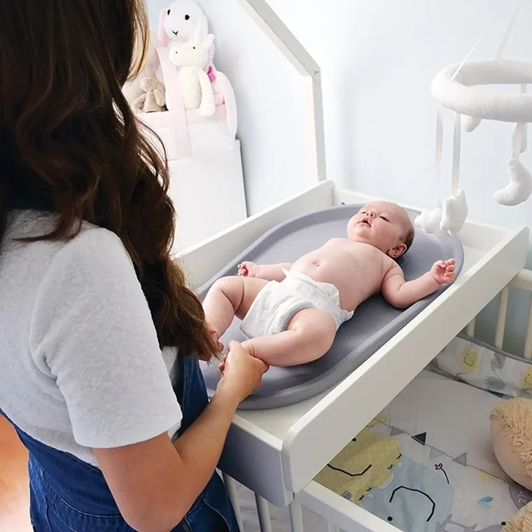 Shnuggle, mata do przewijania z pianki, szary