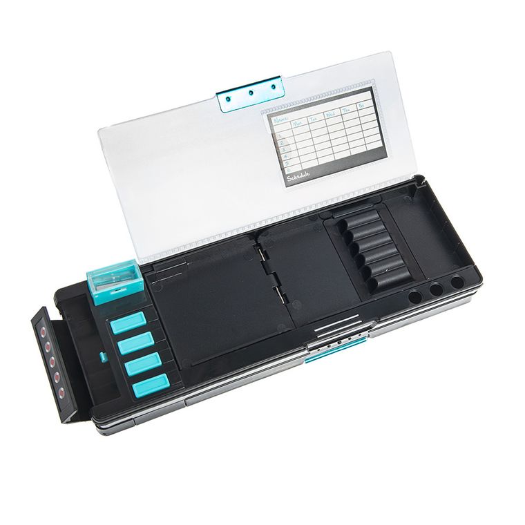 Smiki, Kosmos, piórnik, czarny