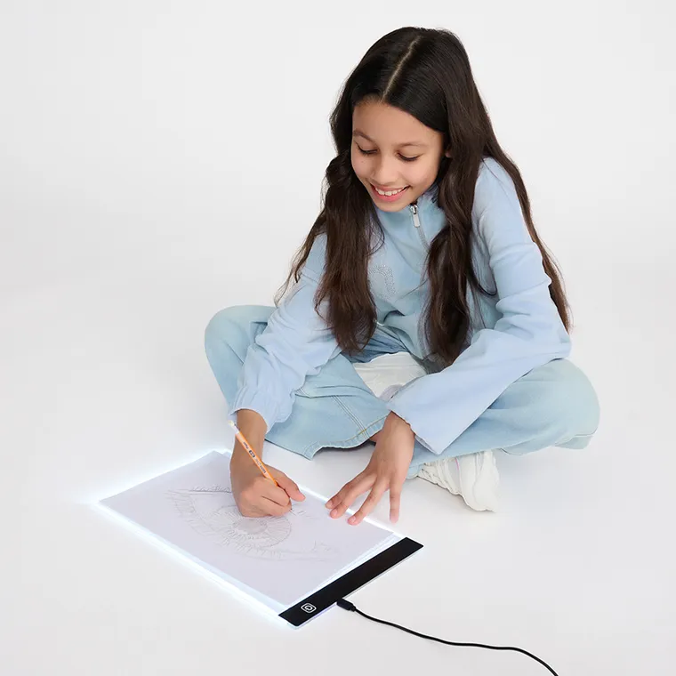 Smiki, podświetlany tablet LED do rysowania