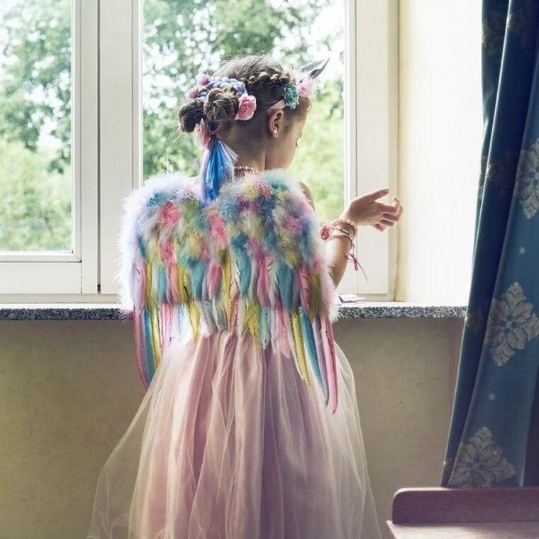 Souza! skrzydła z tęczowych piór i opaska jednorożca