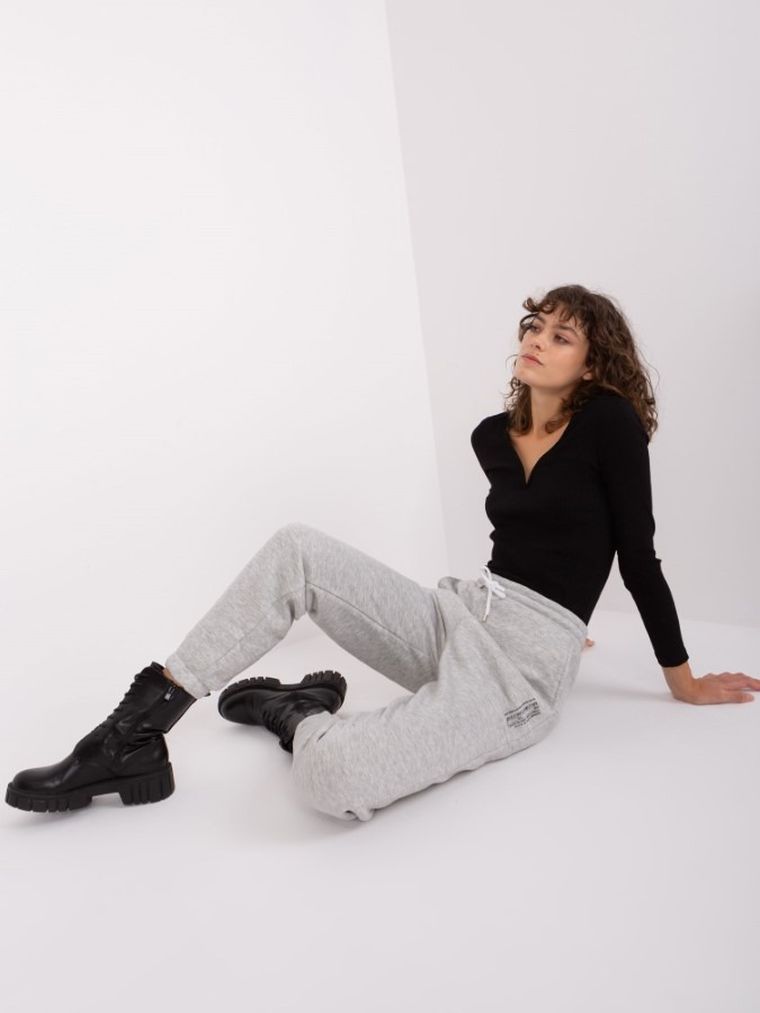 Spodnie dresowe damskie, szare, Sublevel