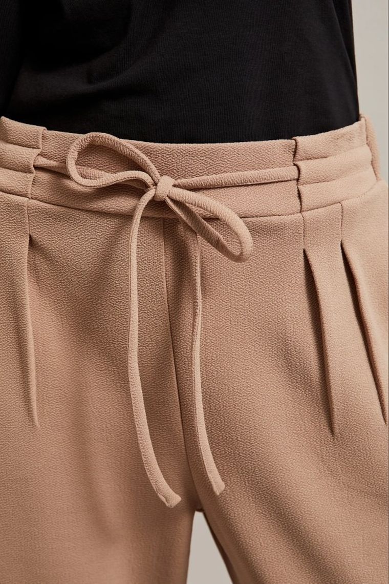 Spodnie materiałowe damskie, brązowe, Moodo