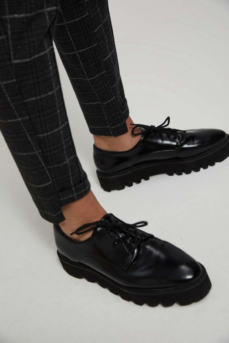 Spodnie materiałowe damskie, czarne, Moodo