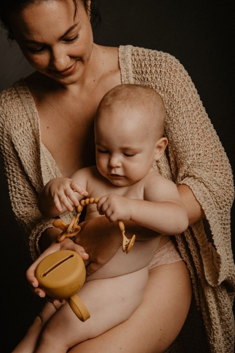 Suavinex, silikonowe etui na smoczek, musztardowe