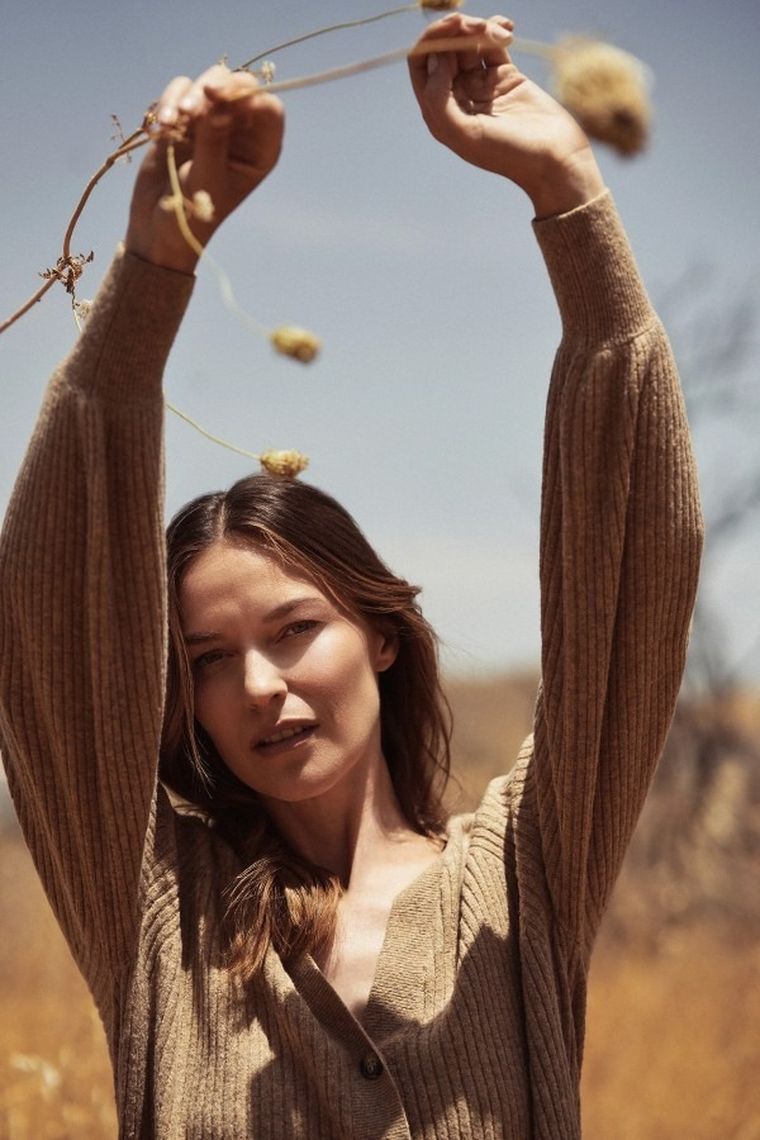 Sweter damski, rozpinany, beżowy, Moodo