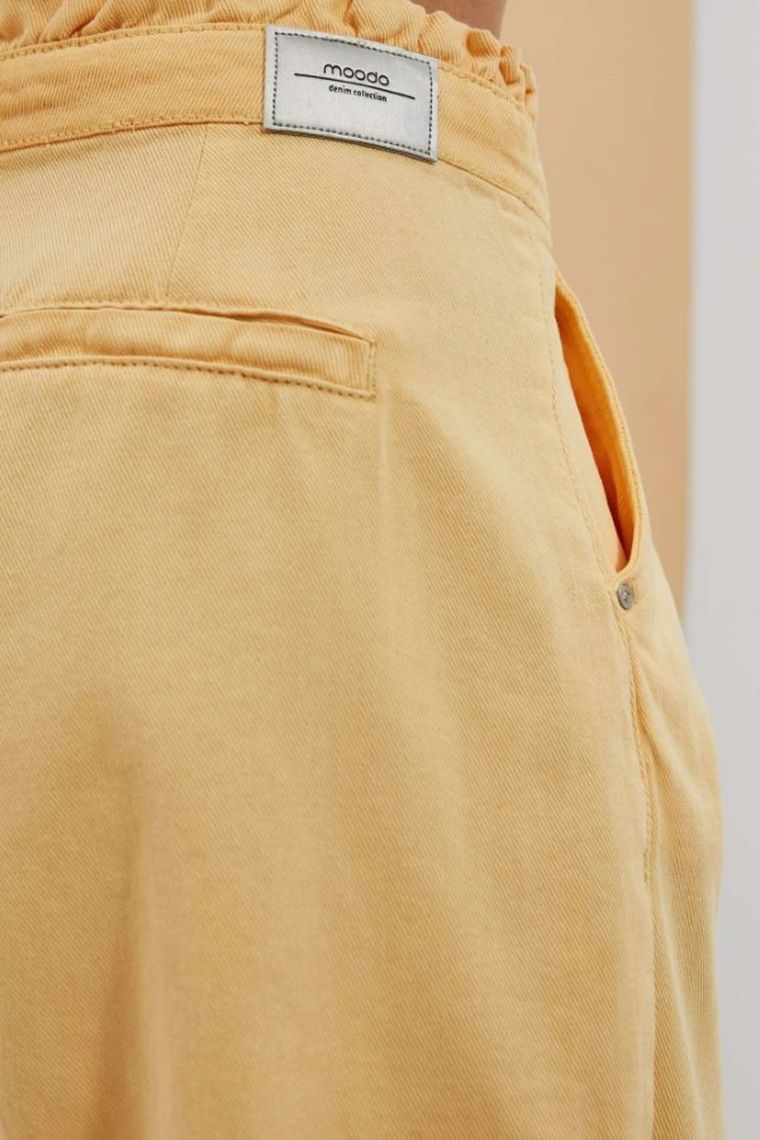 Szorty damskie, żółte, Moodo