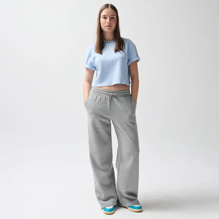 T-shirt basic o krótszym kroju NOWEAR