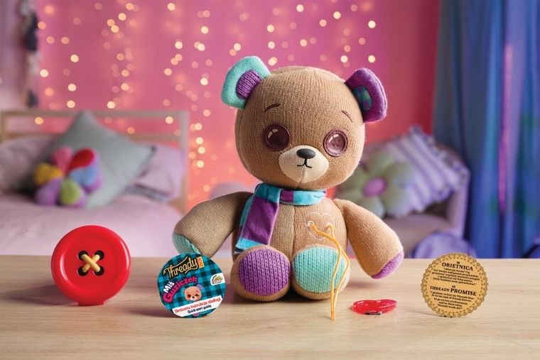 Thready Bear, Miś Guziczek, Miś z magicznymi guzikowymi oczami, maskotka interaktywna