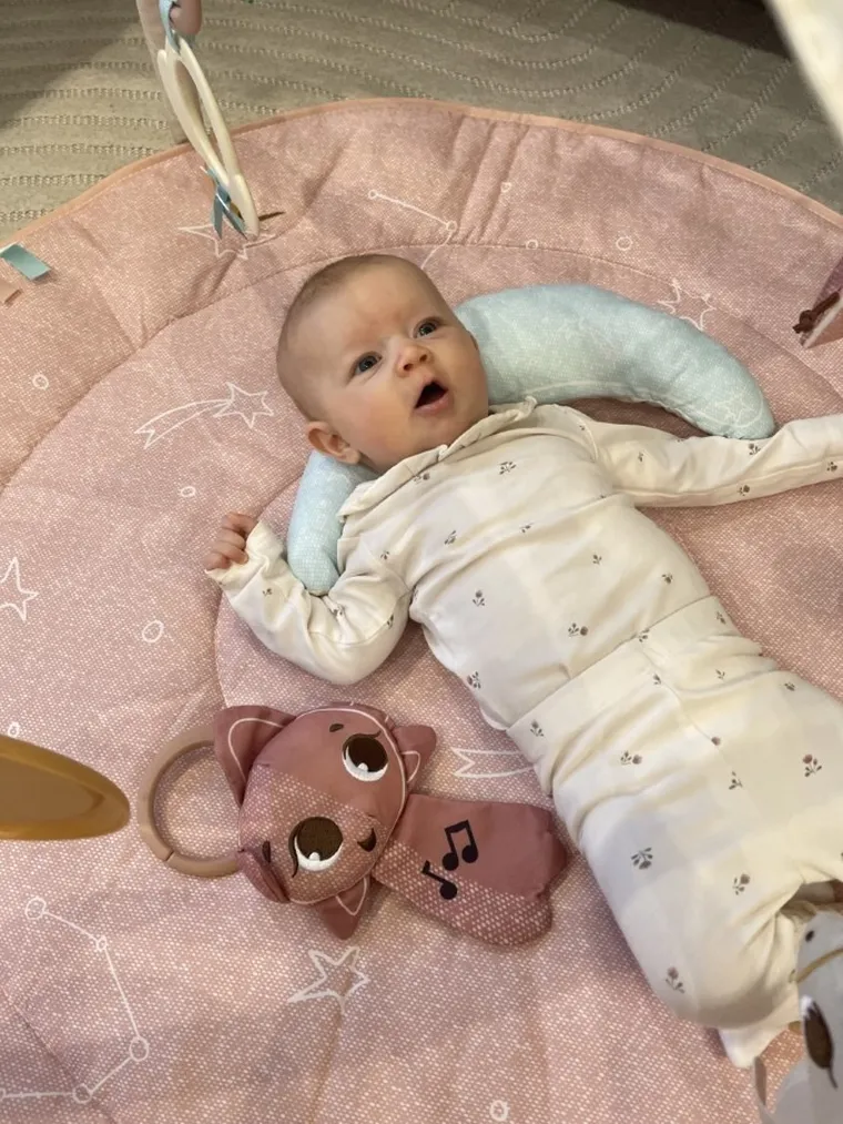 Tiny Love, Kraina Jednorożca, mata edukacyjna z pałąkami