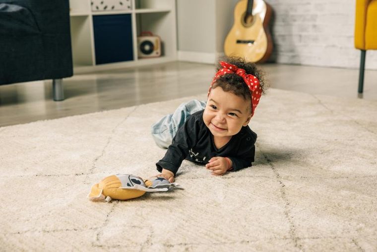 Tiny Love, Rockers, zawieszka z grzechotką, królik