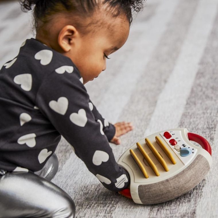 Tiny Love, Tiny Rockers, elektroniczna gitara