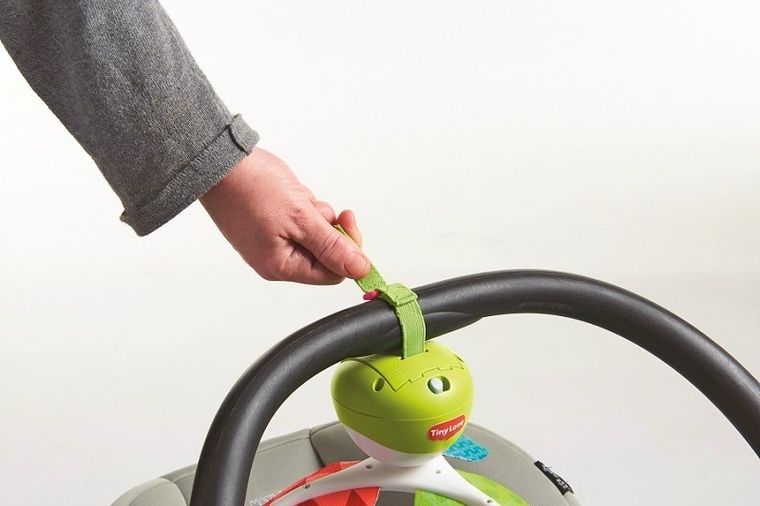 Tiny Love, Zabawa na łące, karuzela podróżna